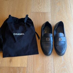 Lambskin Enamel Chanel Moccasin Loafers 39 1/2 also be worn as slip on